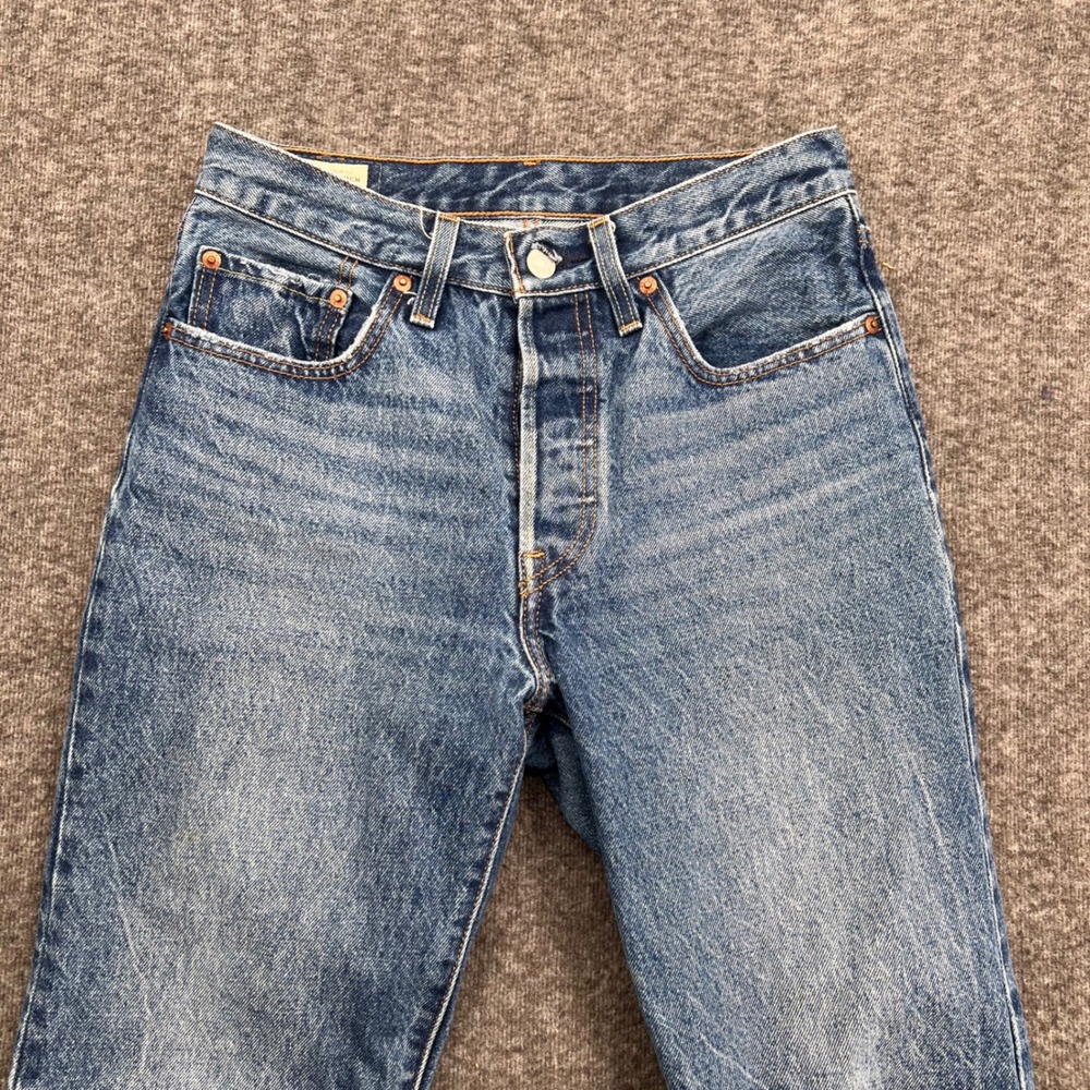 Levis 501 Original Fit Jeans Womens Medium Wash Blue Straight Leg Cotton Denim - Picture 3 of 15